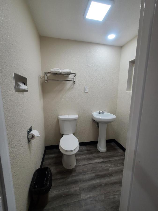 Majestic Inn&Suites Klamath Falls Zewnętrze zdjęcie